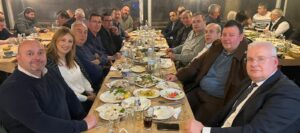 Ο Βουλευτής Ροδόπης Ιλχάν Αχμέτ σε συνάντηση με συνεργάτες του στο Ιφτάρ.